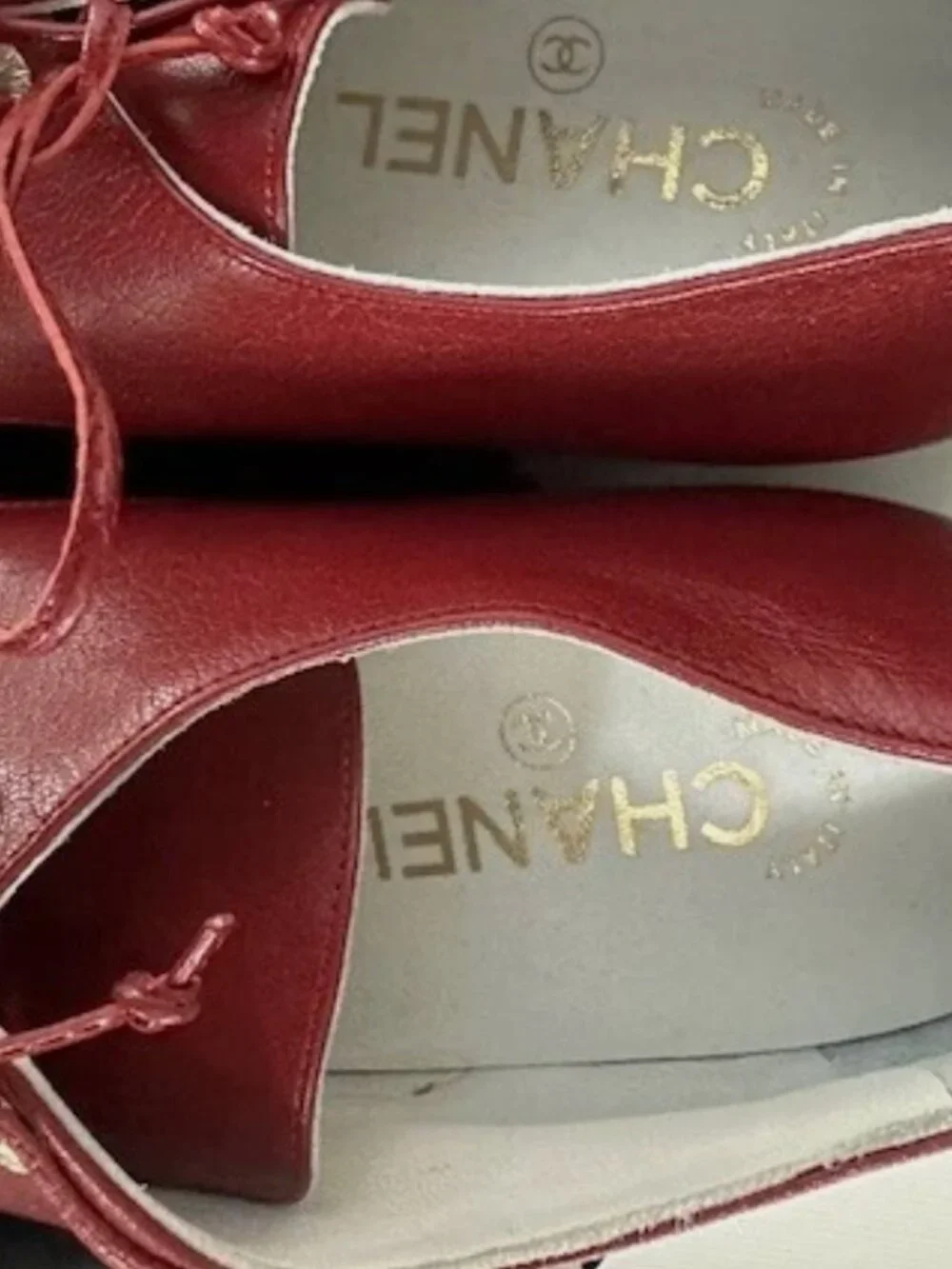 New Authentic Chanel Oxford/Red leather Size 38 W/dustbag, No Box